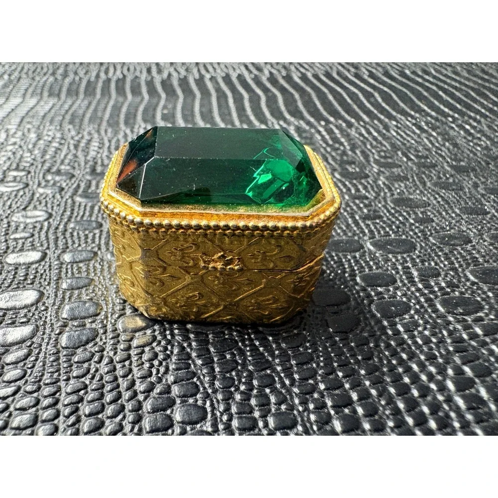 Vintage Florenza Pill Box Emerald Green Glass Gold Tone Ornate Trinket Case
